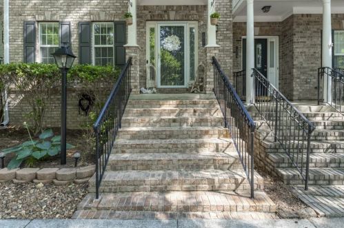 1217 Station Center Blvd, Suwanee, GA 30024-1811