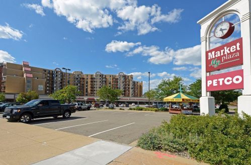 6615 Lake Shore Dr, Minneapolis MN  55423-2218 exterior