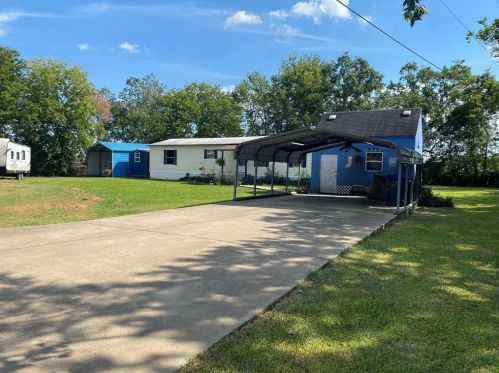 437 County Road 547, Angleton TX  77515-8960 exterior