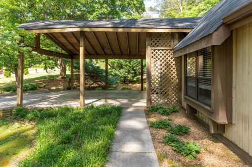 112 Valley Rd, Stockbridge, GA 30281-2343