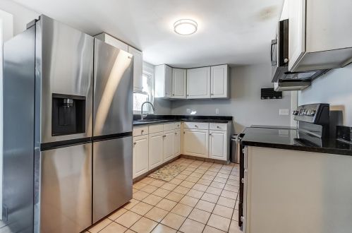 1483 Burnett Rd, Springfield OH  45505-3411 exterior