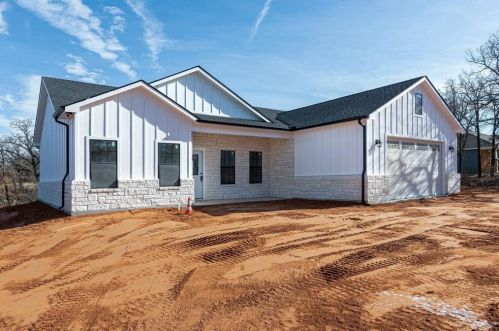 180 Lori Dr, Mineral Wells, TX 76067-0882