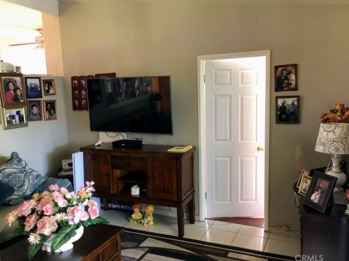 1602 Raymar St, Santa Ana CA 92703-4619 exterior