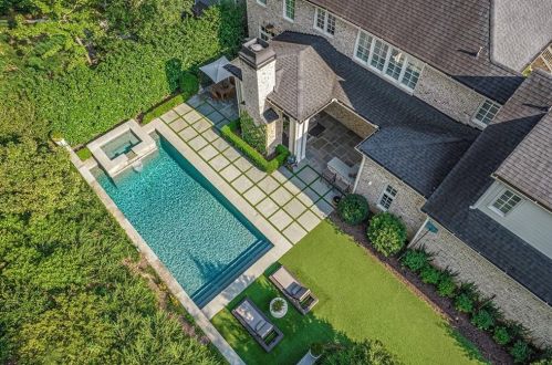 271 Hillside Dr, Atlanta GA  30342-3623 exterior