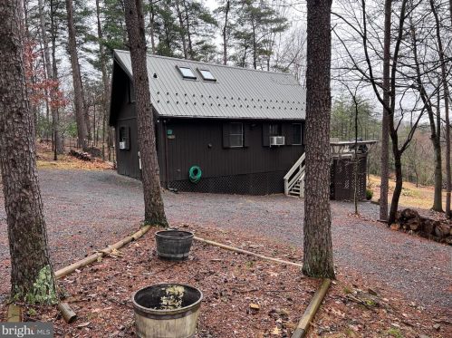 75 Ruffed Grouse Ln, Berkeley Springs WV  25411-5287 exterior