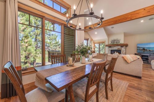 10240 Valmont Trl, Truckee CA  96161-2072 exterior