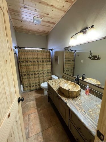 2221 Sigler Dr, Sangre De Cristo Ranches CO exterior