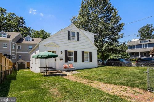 3226 20th Rd, Arlington, VA 22207-3705