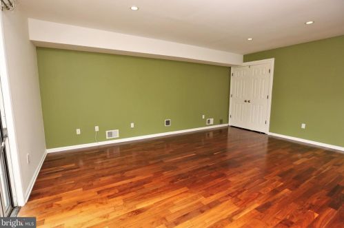 24 Dorset Ct, Princeton NJ  08540-7054 exterior