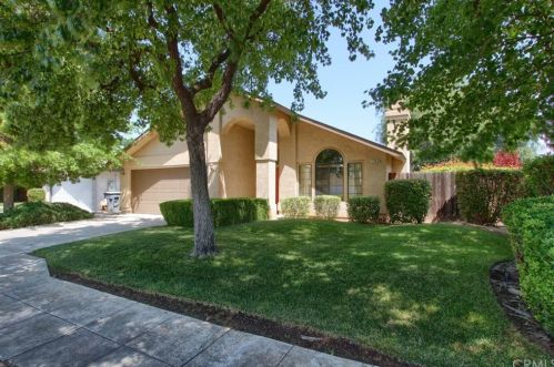 1483 Fallbrook Ave, Clovis, CA 93611-7345