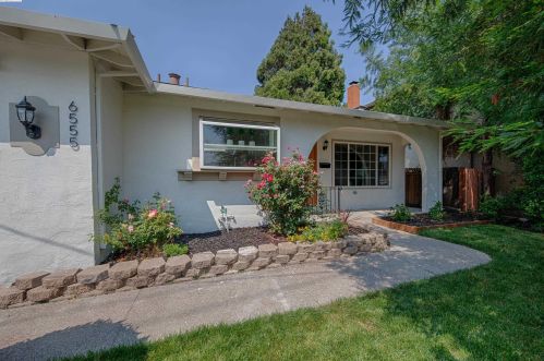 6555 Maple Dr, Pleasanton, CA 94568-2548