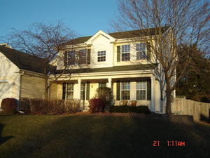 35 White Fence Trl, Streamwood, IL 60107-3334