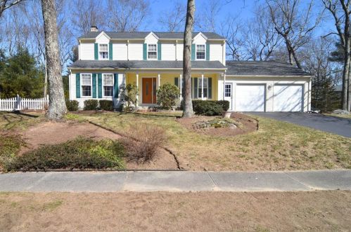 20 Giblin Ln, Coventry, RI 02816-6452