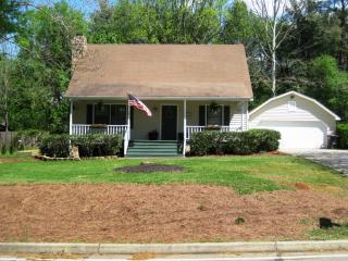 507 Boatner Ave, Euharlee, GA 30120-3811