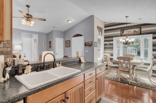 9520 Raven Dr, Ladson SC  29456-4924 exterior
