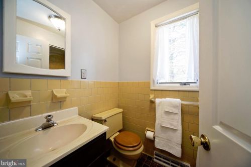 2502 Burgundy Dr, Fallston MD  21047-2112 exterior