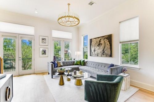 1159 Curve St, Austin TX  78702-1946 exterior