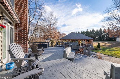 874 Pheasant Hill Rd, Summit Point WV  25446-3634 exterior