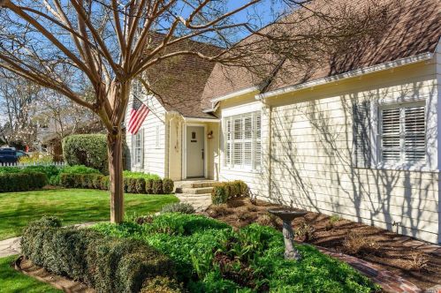 313 Matheson St, Healdsburg, CA 95448-4205