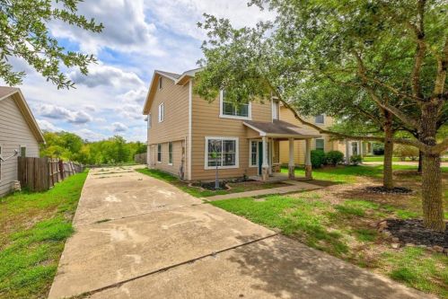 11317 Hungry Horse Dr, Webberville TX  78653-4656 exterior