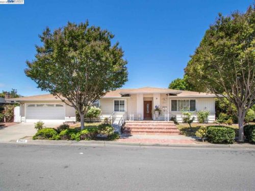 25617 Lindenwood Way, Hayward, CA 94545-2637