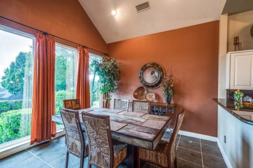 2339 Highland Hts Ln, Carrollton TX 75007-2033 exterior