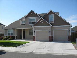 120 Kansas St, Kennewick, WA 99336-9422