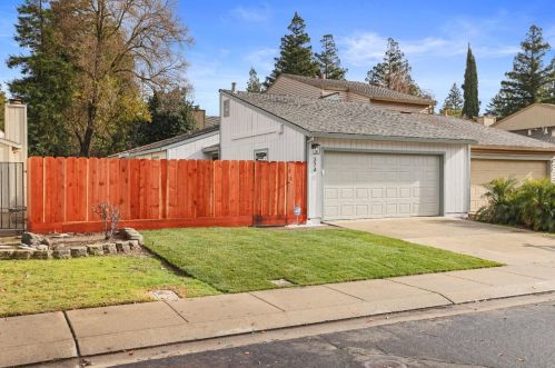374 Scenic Pl, Manteca, CA 95337-4345