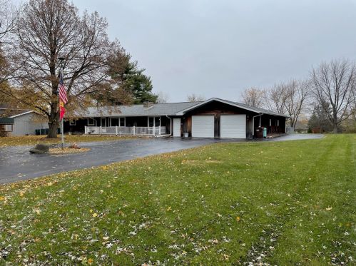 919 Herr Dr, Mokena, IL 60451-2028