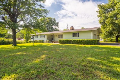 307 Plaza Dr, Joplin, MO 64804-3868