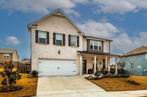 2401 Lakes Cir, Lithonia, GA 30058-3237