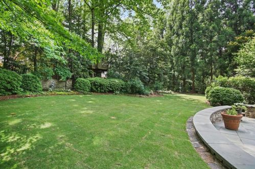 2839 Dover Rd, Atlanta GA  30327-1209 exterior