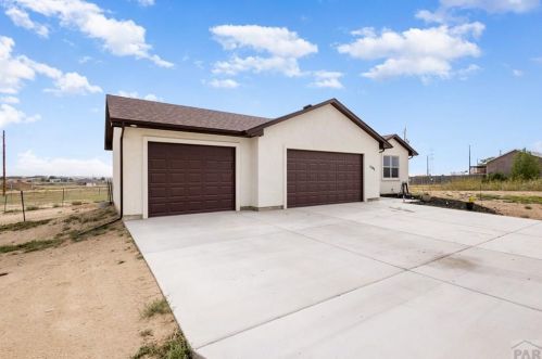 1392 Moonbeam Dr, Pueblo CO  81007-1248 exterior