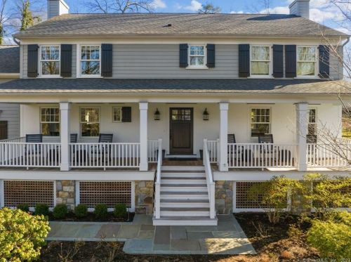 4 Green Beach Dr, Norwalk, CT 06853-1301