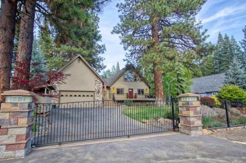 1206 Lassen View Dr, Peninsula Village, CA 96137-9540