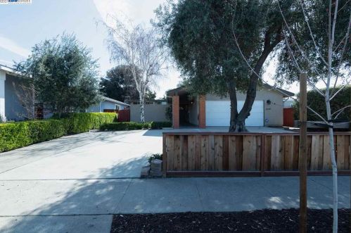 2668 Hostetter Rd, San Jose, CA 95132-2225