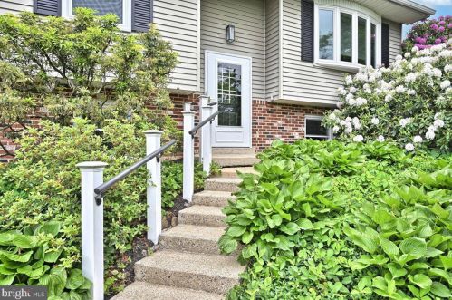 1421 Blue Mountain Pkwy, Harrisburg, PA 17112-1105