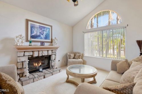 1611 Devonshire Dr, Oxnard, CA 93030-8757