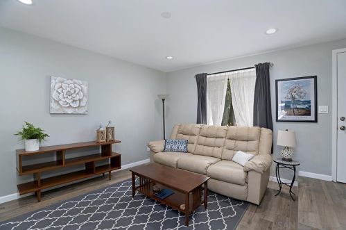 1277 Mollison Ave, El Cajon, CA 92021-3295