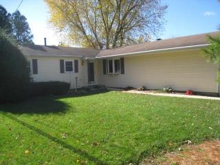 1104 5th St, Hampton, IL 61256-9633