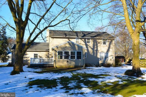 1949 Rachael Dr, Lancaster PA  17601-3627 exterior