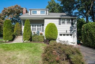 397 End Ave, Ridgewood, NJ 07450-4947