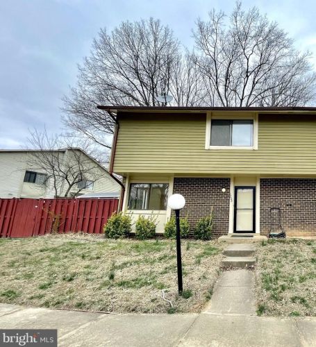 10662 Spring Oak Ct, Springfield VA  22015-2205 exterior