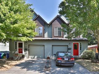 4206 Mallory Ave, Portland, OR 97211-3415