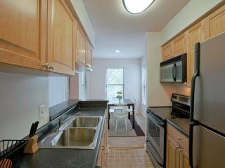 404 Christopher Ave, Gaithersburg MD  20879-3622 exterior