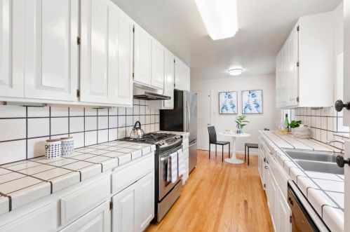 10564 Ainsworth Dr, Los Altos CA 94024-7448 exterior