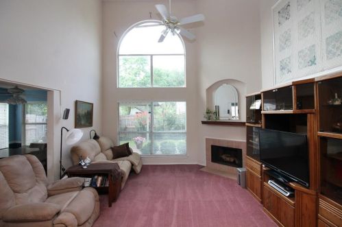 3212 Steamboat Dr, Fort Worth, TX 76123-1542