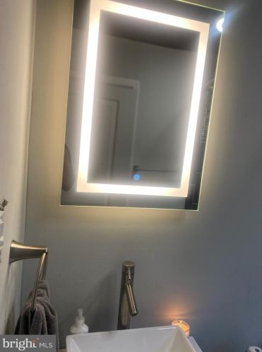 6306 10th St, Philadelphia PA 19133-1511 exterior