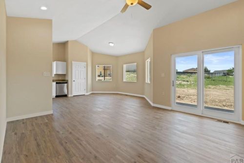 430 Stardust Dr, Pueblo, CO 81007-1629