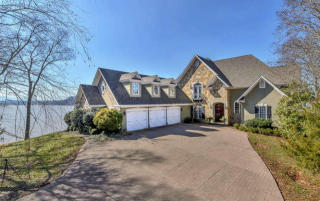 1089 Lake Ridge Dr, Dandridge, TN 37725-5042